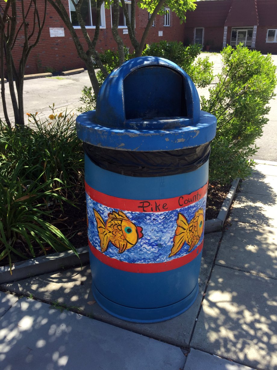 01 Broad Street Garbage Can#
